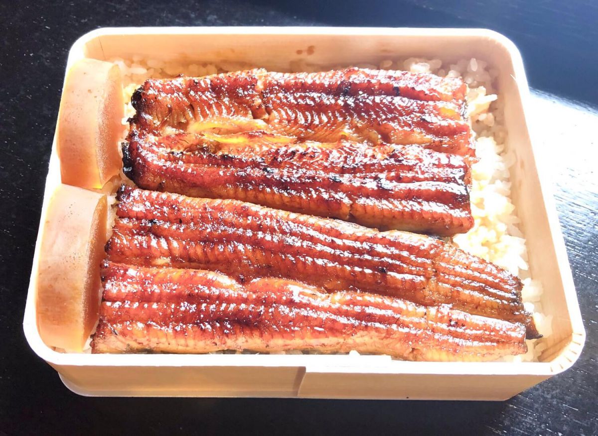 「うなぎ桜家」うなぎ弁当（1匹 4300円、税込）