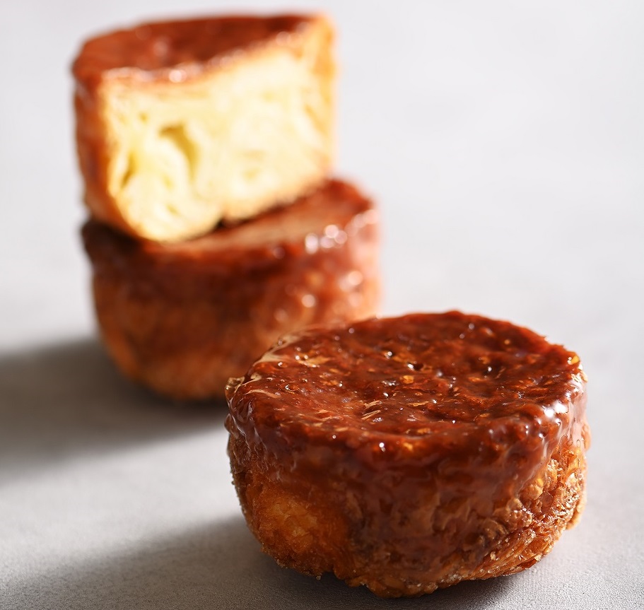 エキュート東京/1F改札内『治一郎』の「クイニーアマン」1個330円〈新作・東京駅限定〉