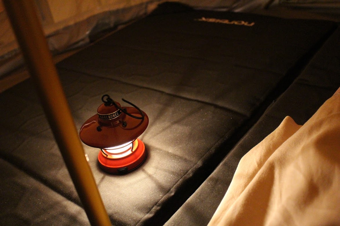 夜はランタンをつけると一層素敵な雰囲気♪