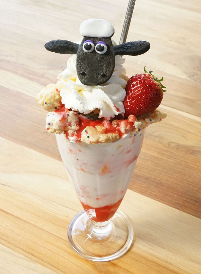 「ショーンのストロベリーラッシー」 1376円（税込）