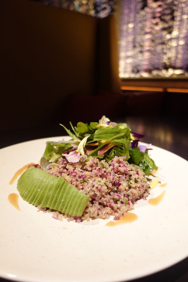 「キヌアとアボカドのグリーンサラダ ジンジャードレッシング」