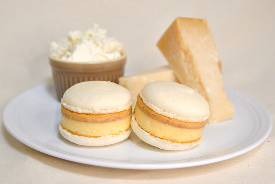 マカロンチーズケーキ 432円