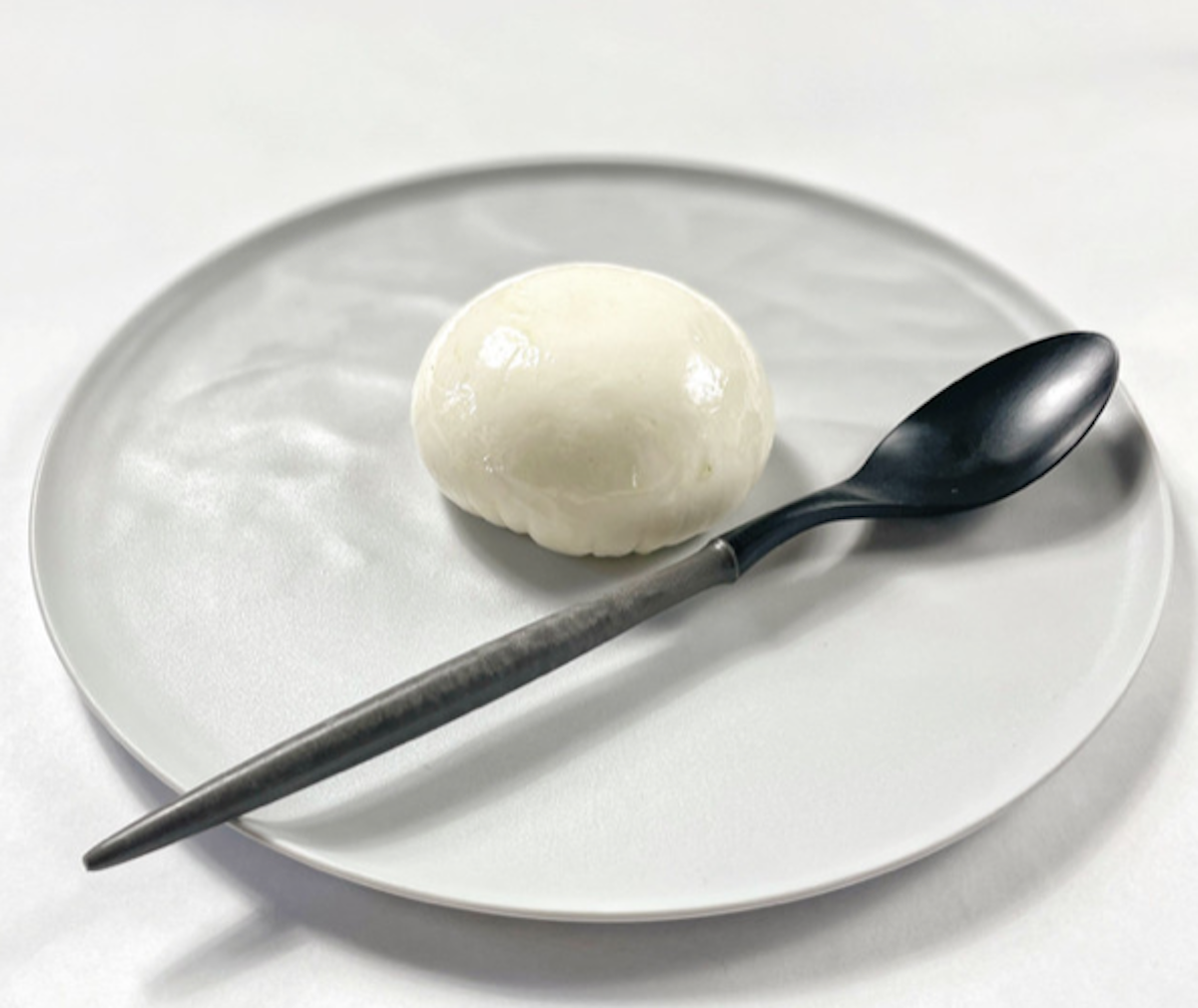 ブッラータチーズ　税込980円