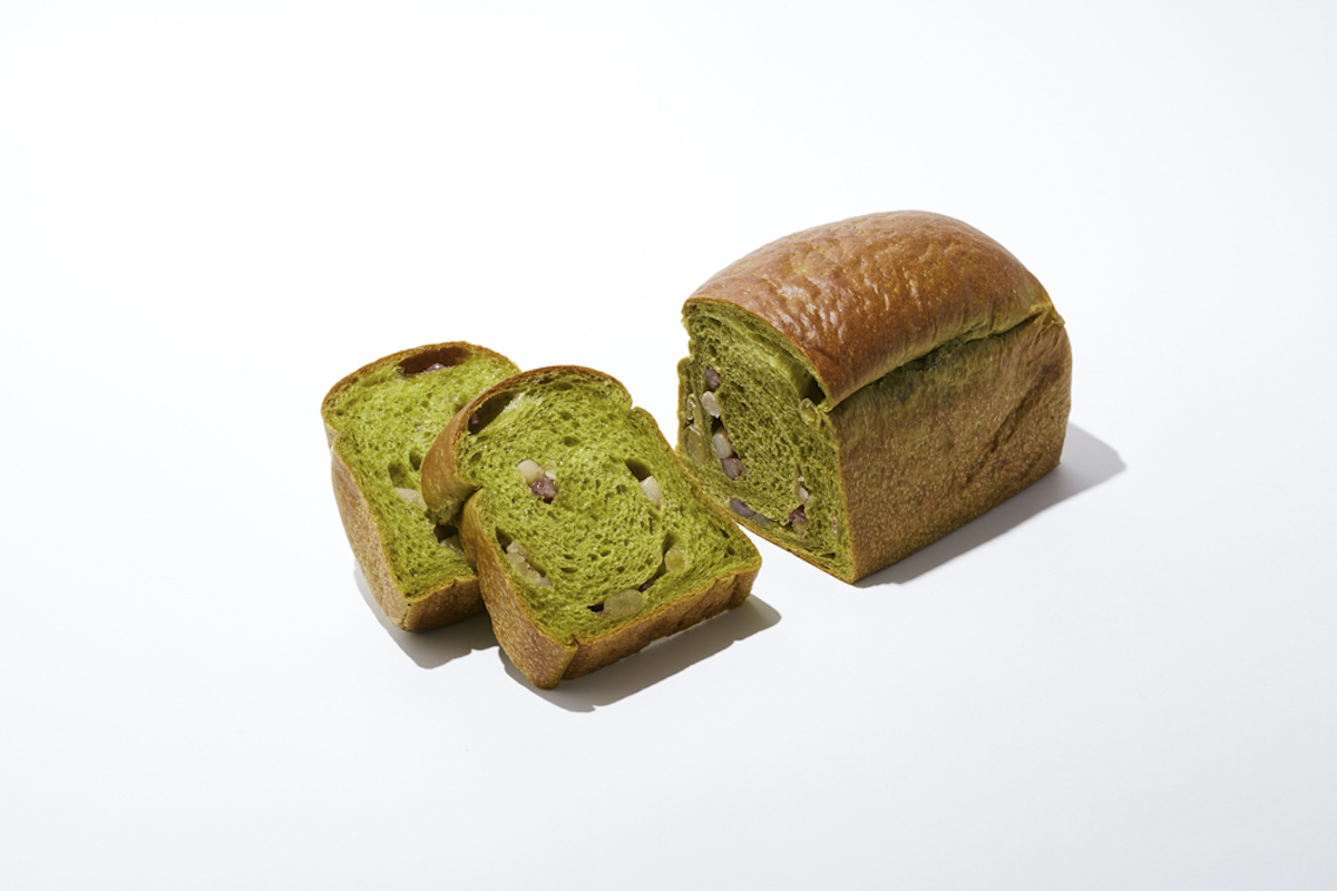 「抹茶と小豆のアンジュ食パン」1本 692円（税込） / ハーフ 346円（税込）