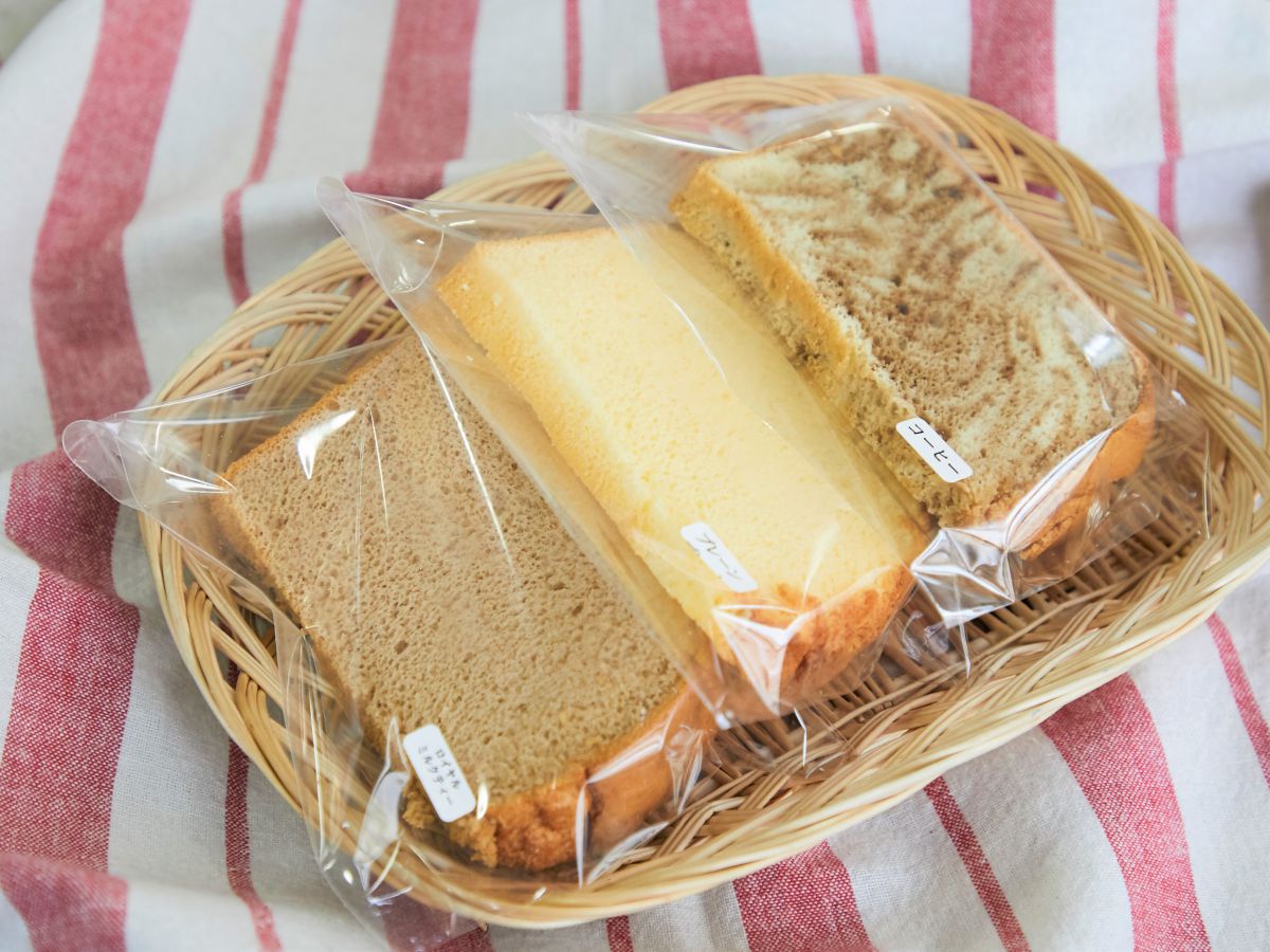 (左)ロイヤルミルクティー（中央）プレーン（右）コーヒー 各292円