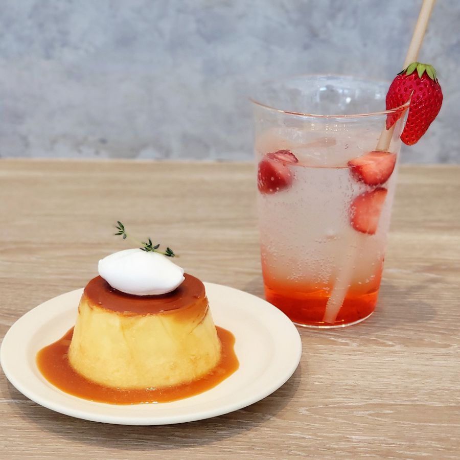 「Pudding(数量限定)」450円、「Strawberry soda pop」600円(各税込)