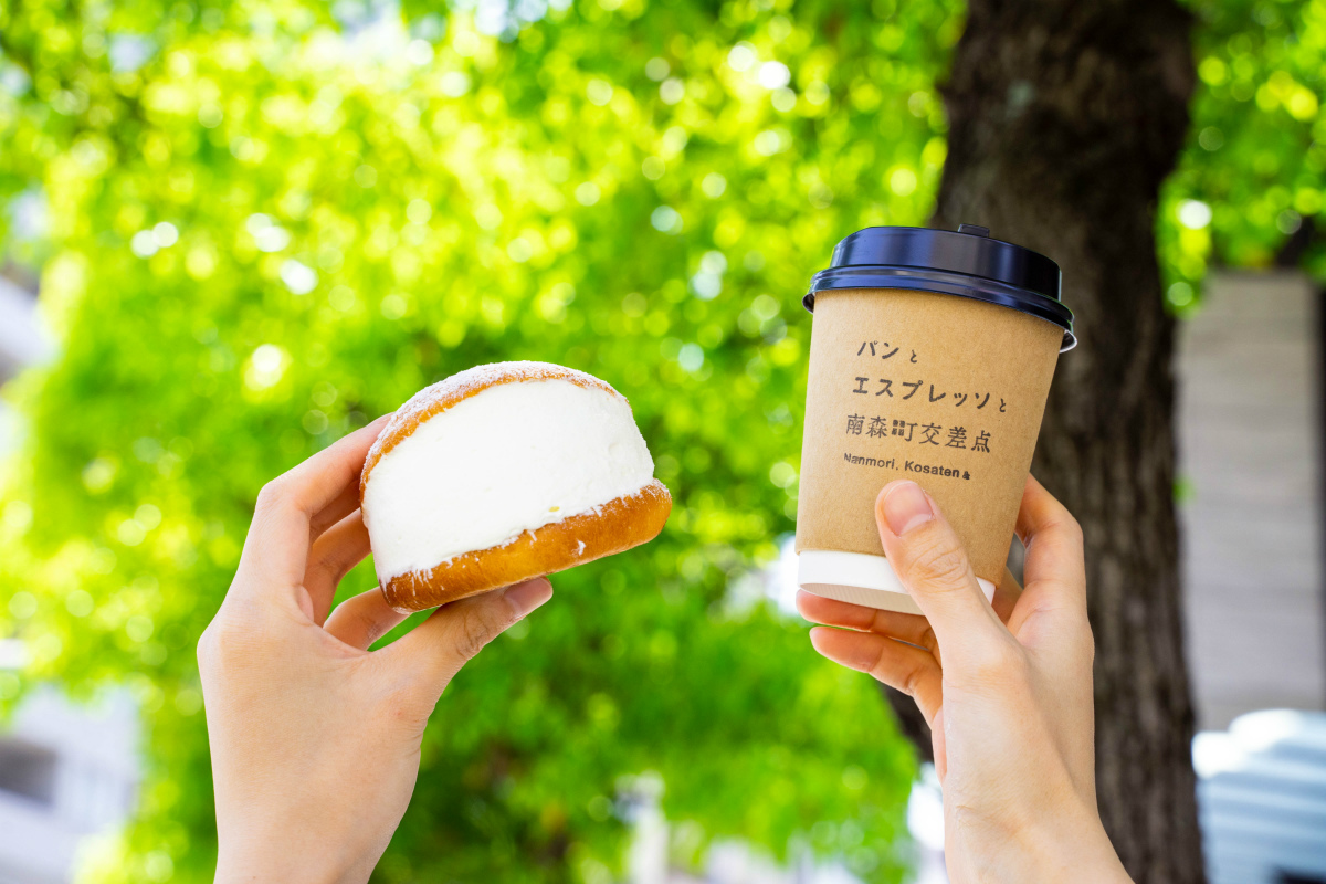 マリトッツォ440円、カフェ・ラテ500円