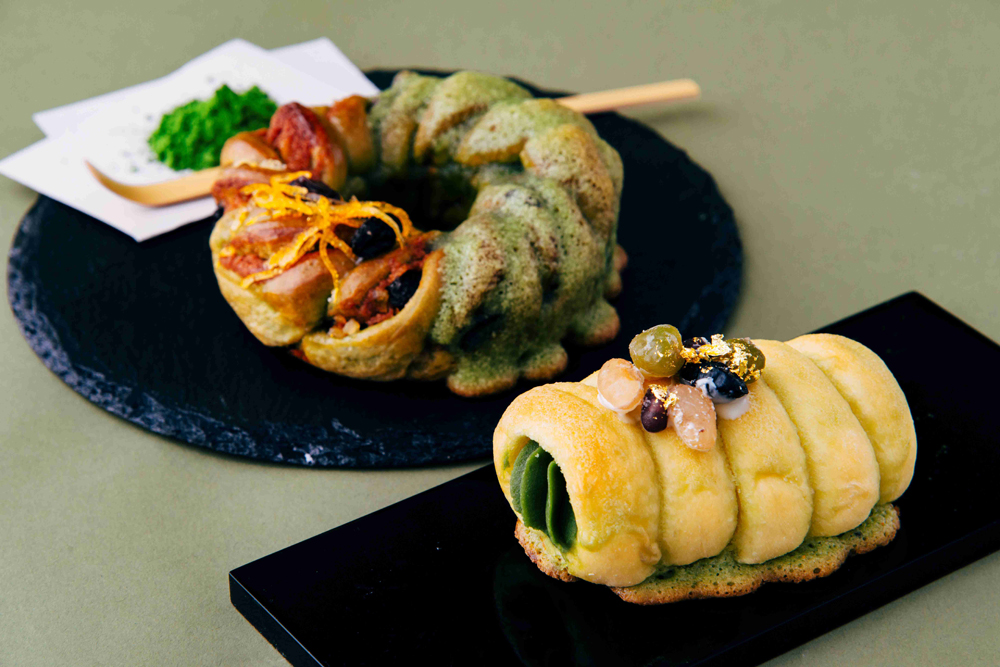 左から「抹茶シナモンロール」、「抹茶のクリームホルン」各250円（税別）