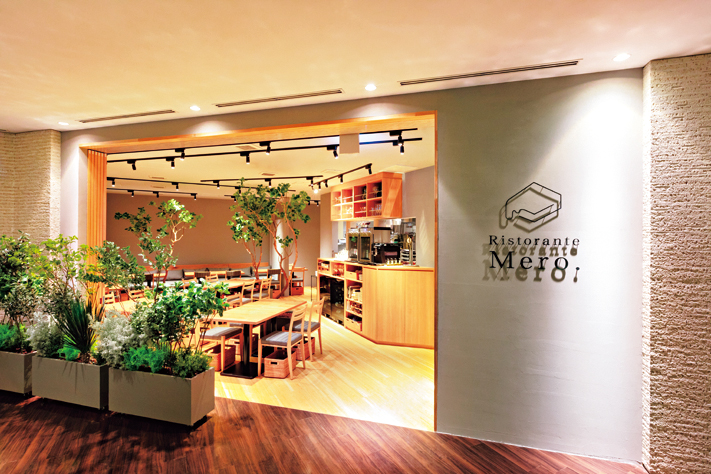 全32席。テーブル席のほか半個室もあります