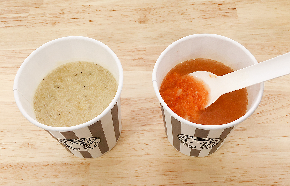 ヘルスタの食べるスープ 右「さつまいものココナッツミルクスープ」、左「キャロットジンジャースープ」 テイクアウト各842円　イートイン各858円（ともに税込）