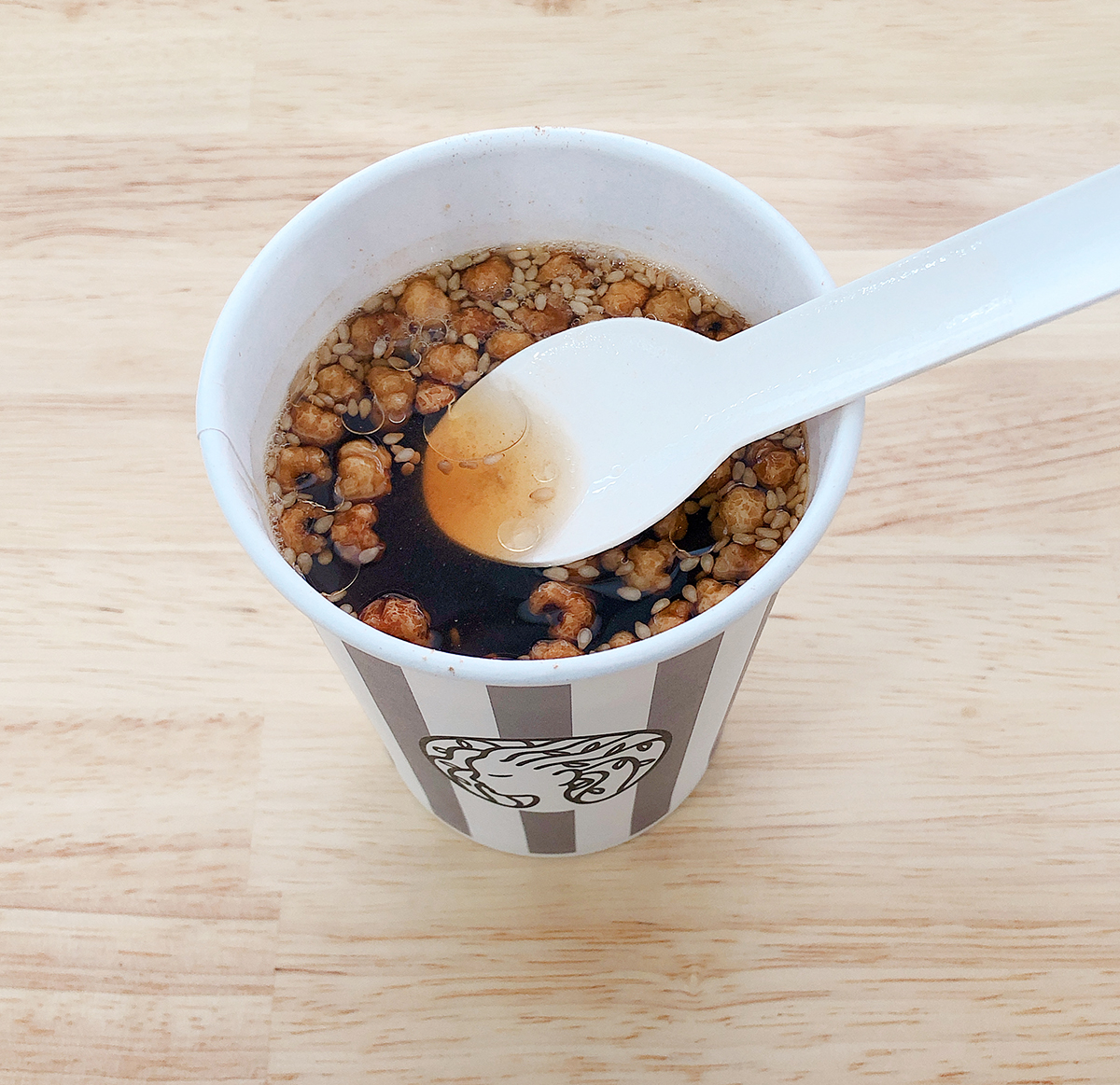 「薬膳デトックススープ」　テイクアウト896円　イートイン913円（ともに税込）