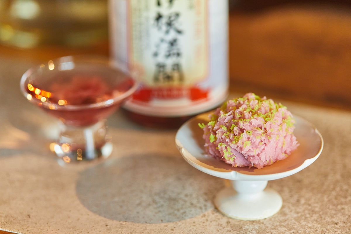 伊根満開（向井酒造）700円、本日の和菓子600円〜