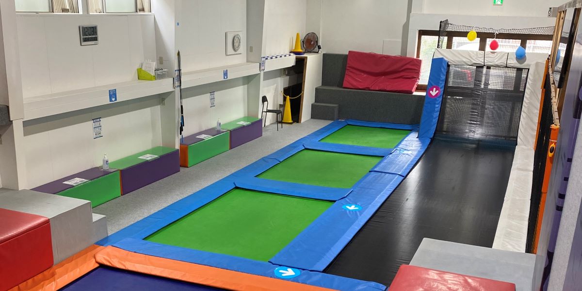 トランポリンの非日常な浮遊感がクセになる！板橋の「トランポランドTokyo」