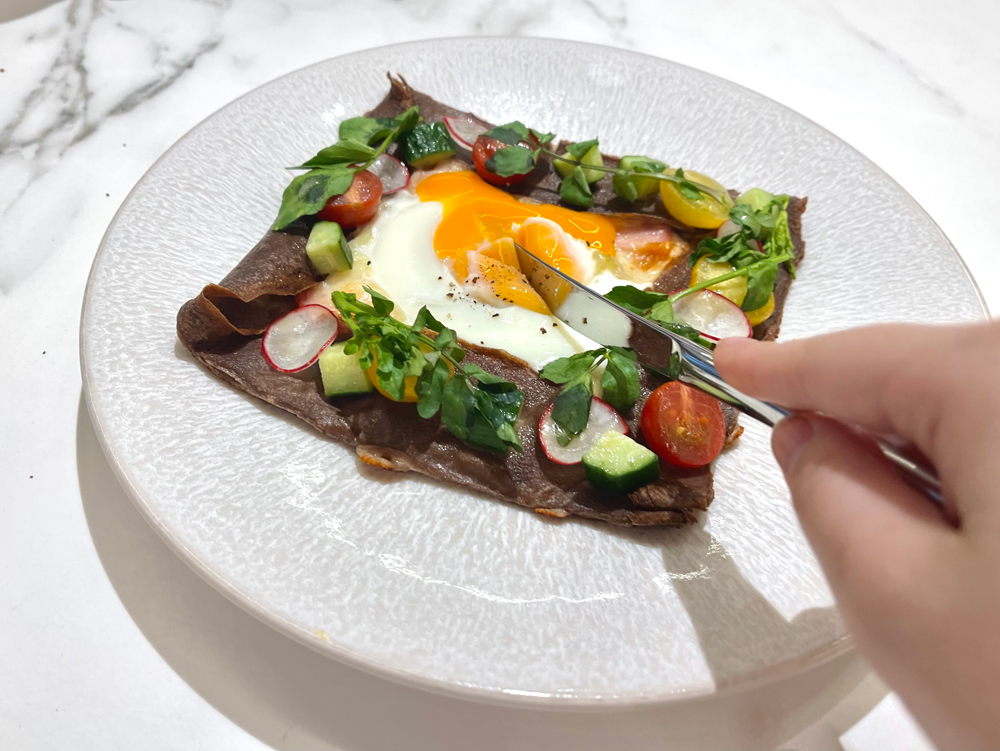 「カカオとそば粉のガレット」1320円（税込）