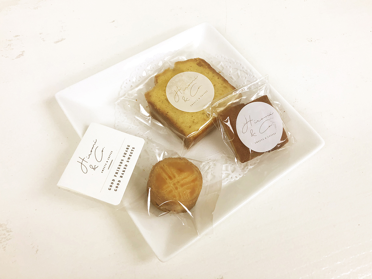 上から時計回りに「パウンドケーキ アナナココ」340円、「フィナンシェ ミエル」320円、「ガレットブルトンヌ」260円(すべて税込)