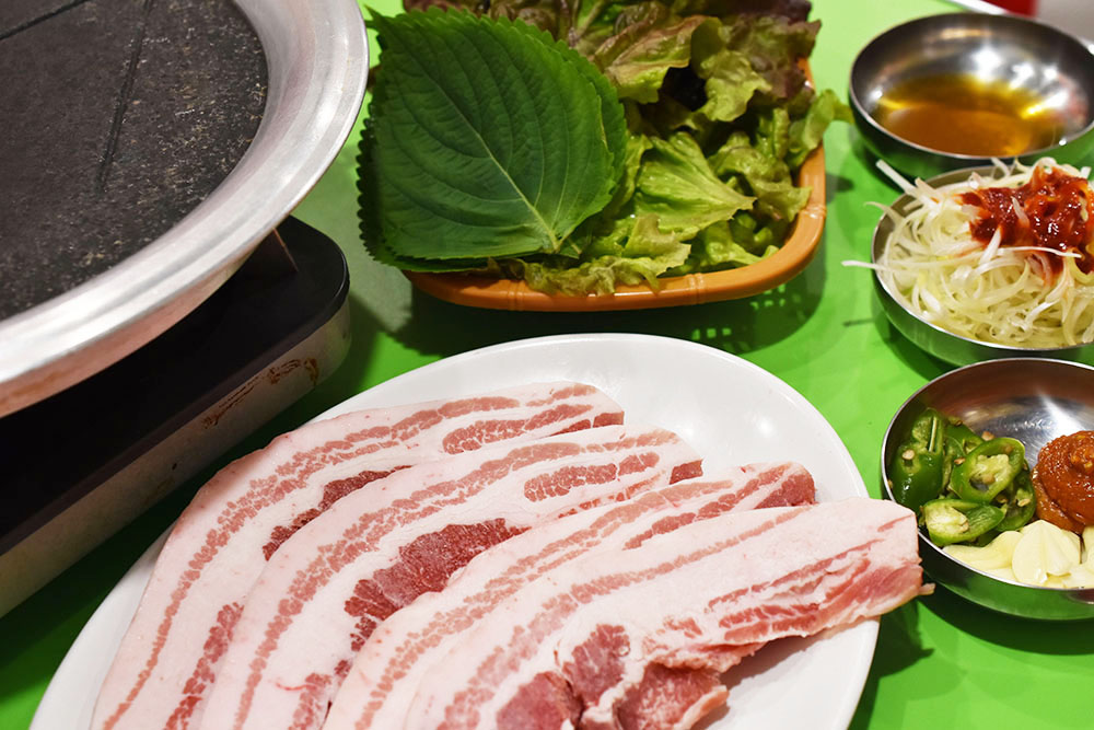 「豚大門市場セット」2人前／3300円（税込）