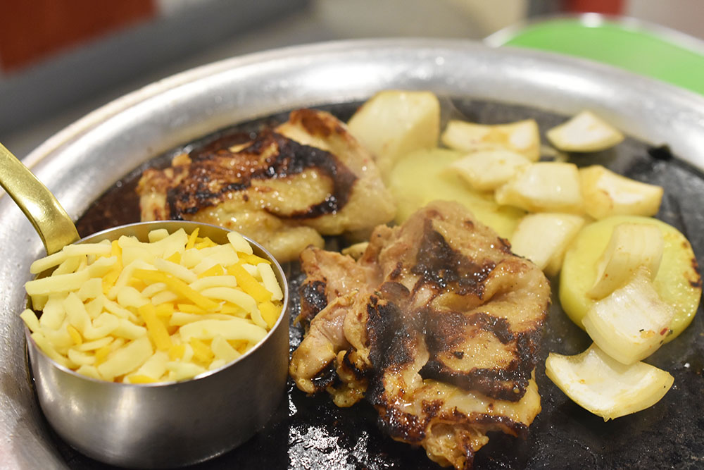 「チーズタッカルビ」2人前／2750円（税込）