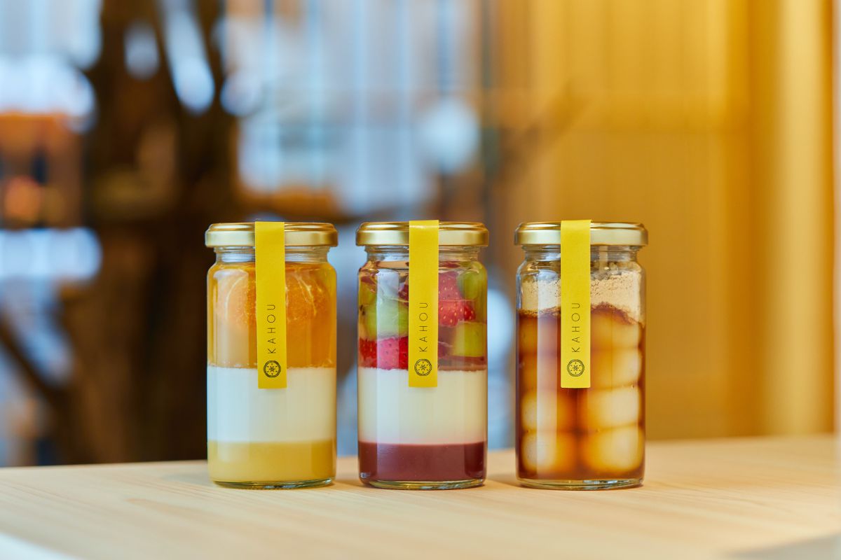 左から、果ルフェ-温州蜜柑 550円、果実寄せ 620円、果朋だんご-みたらし 520円