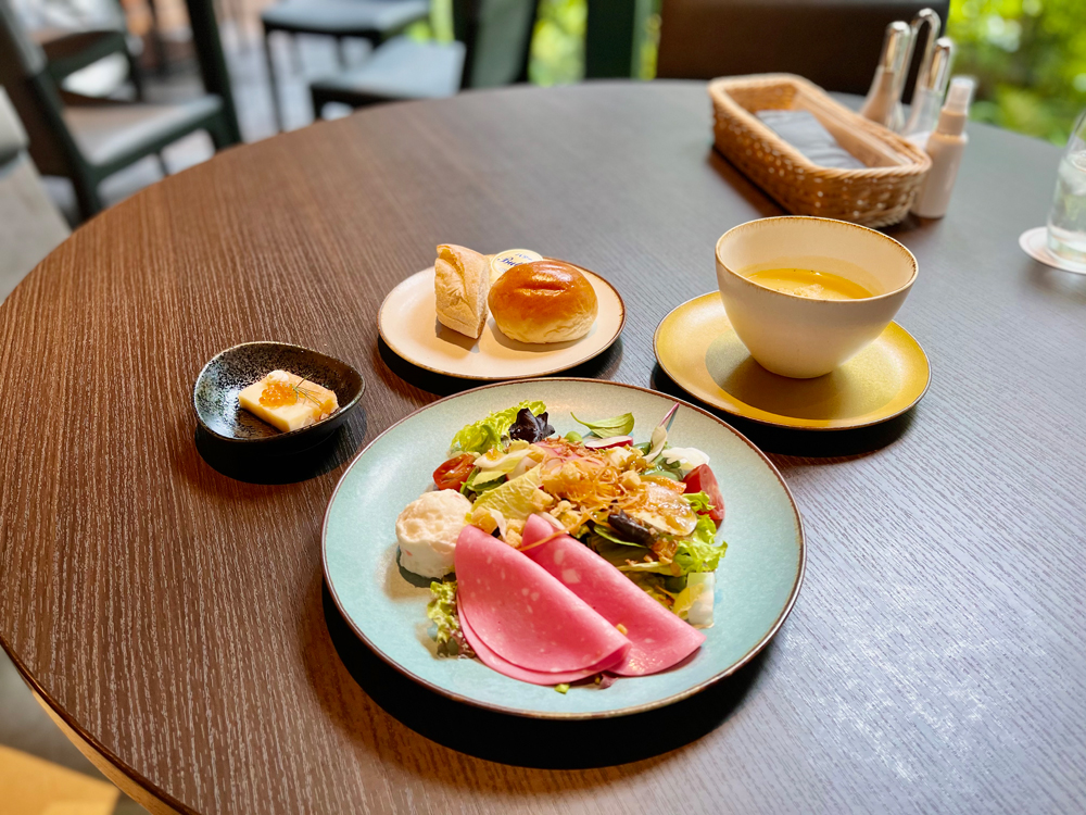 「ウィークデイランチメニュー」スターター　1650円（税・サ込） 