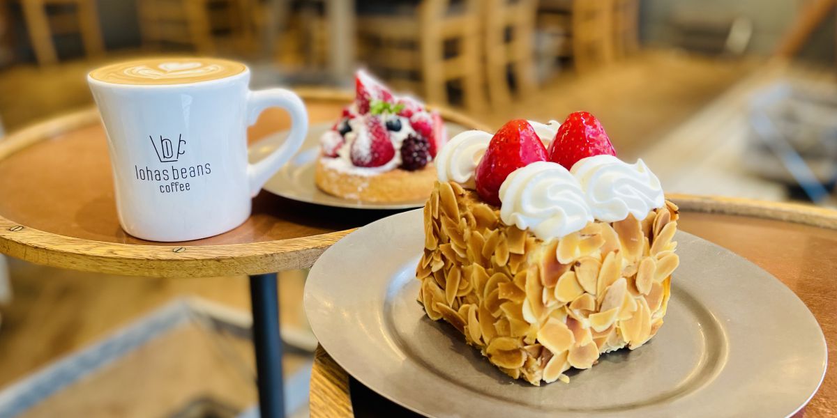「lohasbeans coffee」はSNSで話題の激かわ“ナポレオンパイ”があるオールデイカフェ