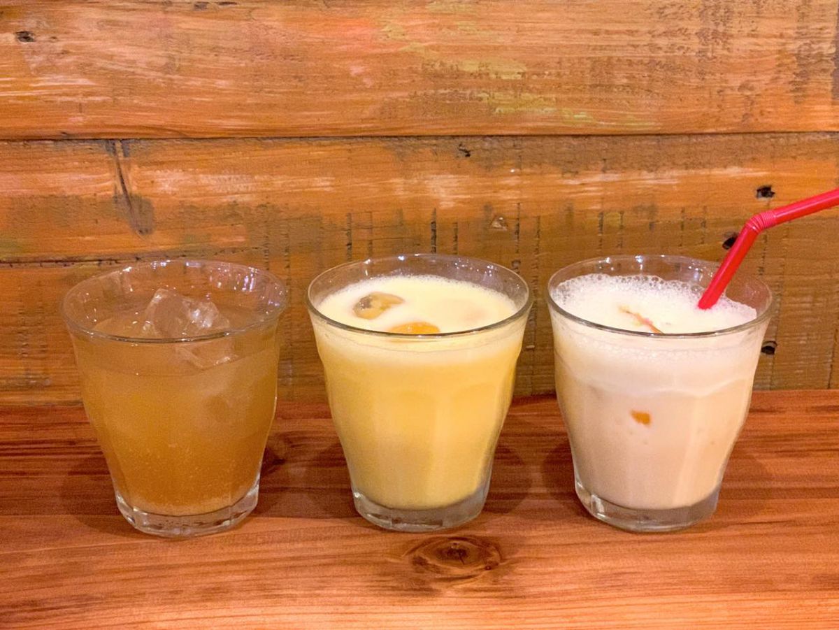 左：「ひやしあめ」、中央：「大阪ミックスジュース」、右：「大阪ミルクセーキ」