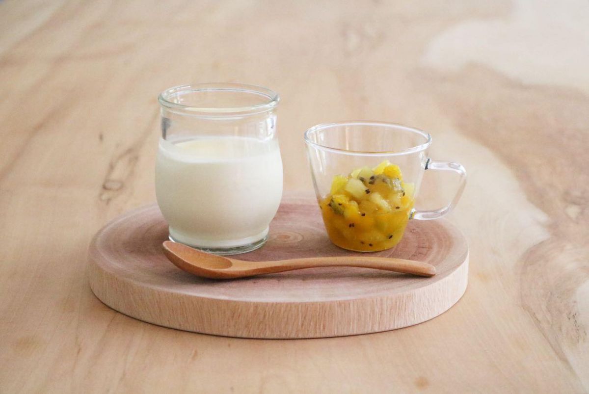 「手土産パンナコッタ」680円 フルーツのマチェドニアソース（パンナコッタ購入につき別売り）70円