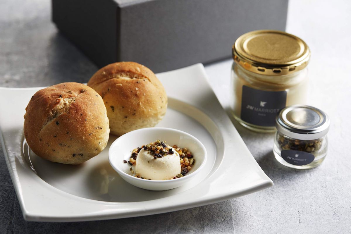 シルクロードダイニング特製ホテルメイドバター　（※7月上旬発売予定）3100円 ※写真イメージです。パンは付きません