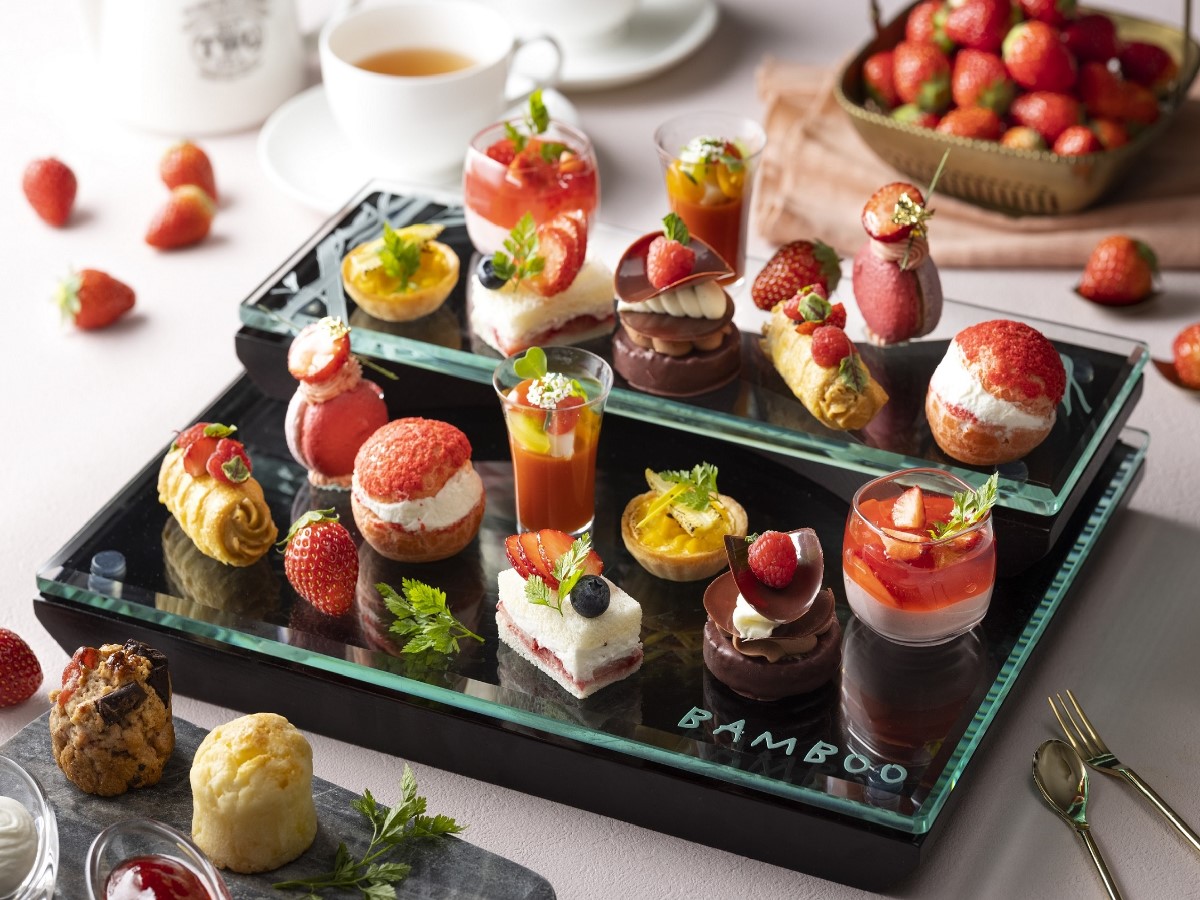 夏いちごのアフタヌーンティー 5830円 /テイクアウト 8000円（2名用）