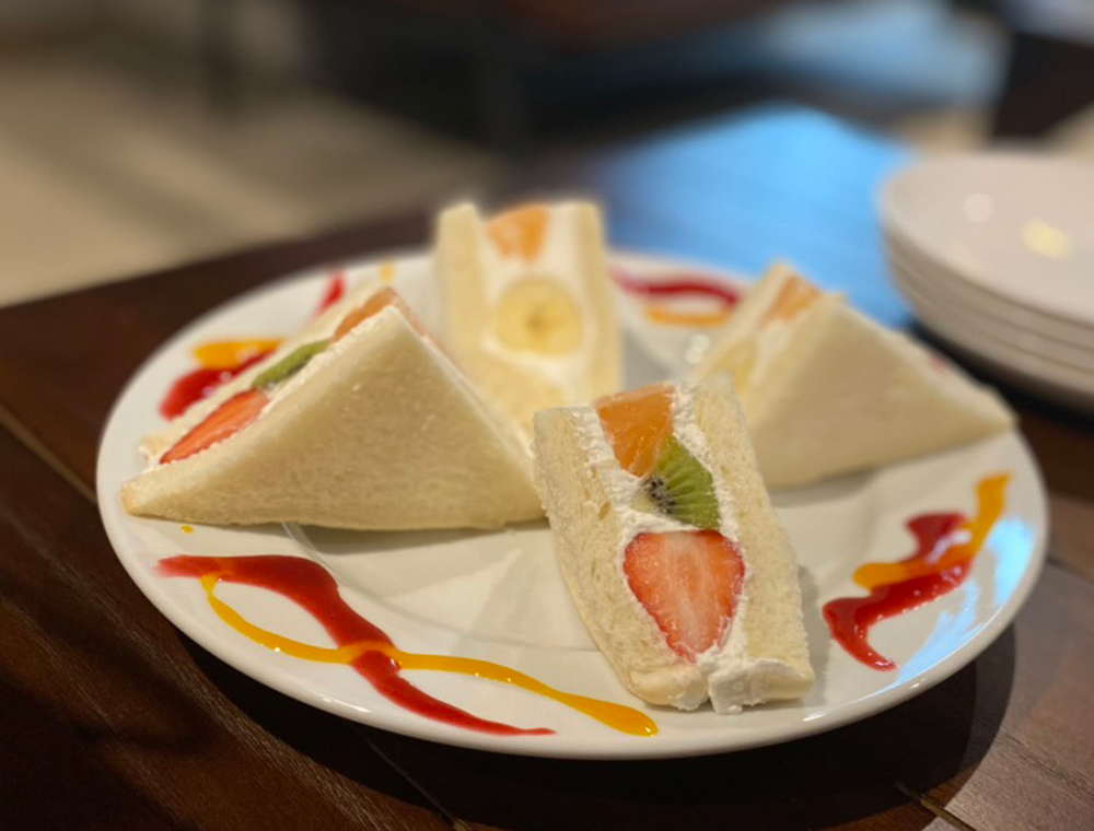 「棲家フルーツサンド」1P 600円、2P 1200円(ともに税込)写真は2P