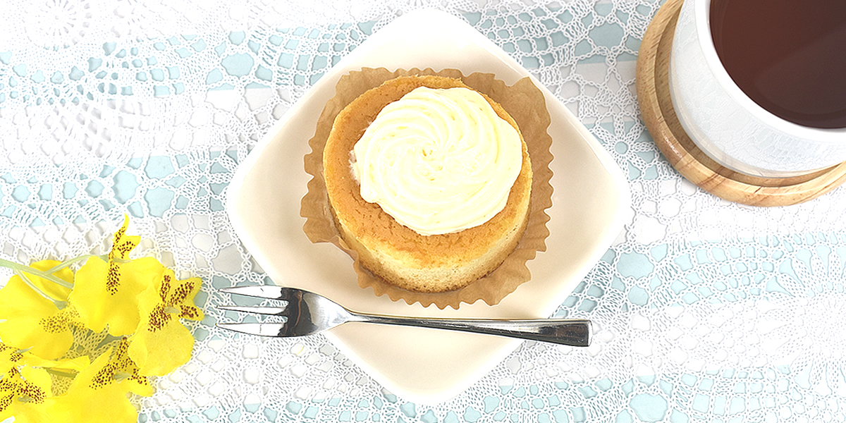 ローソン、Uchi Café Spécialité ミルクバター露ふわケーキ（ミルクバターソース入り）