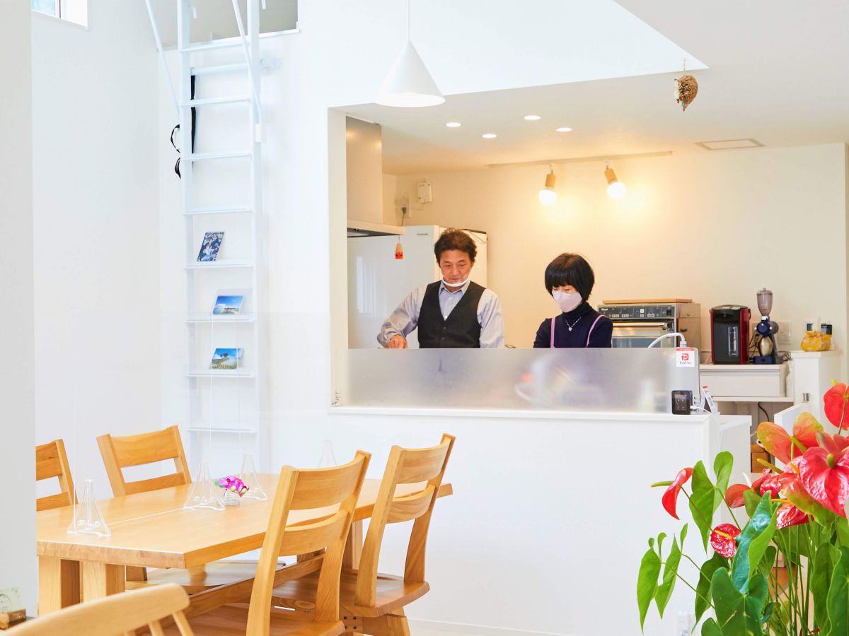 ご夫妻とのおしゃべりも、このカフェの楽しみのひとつ