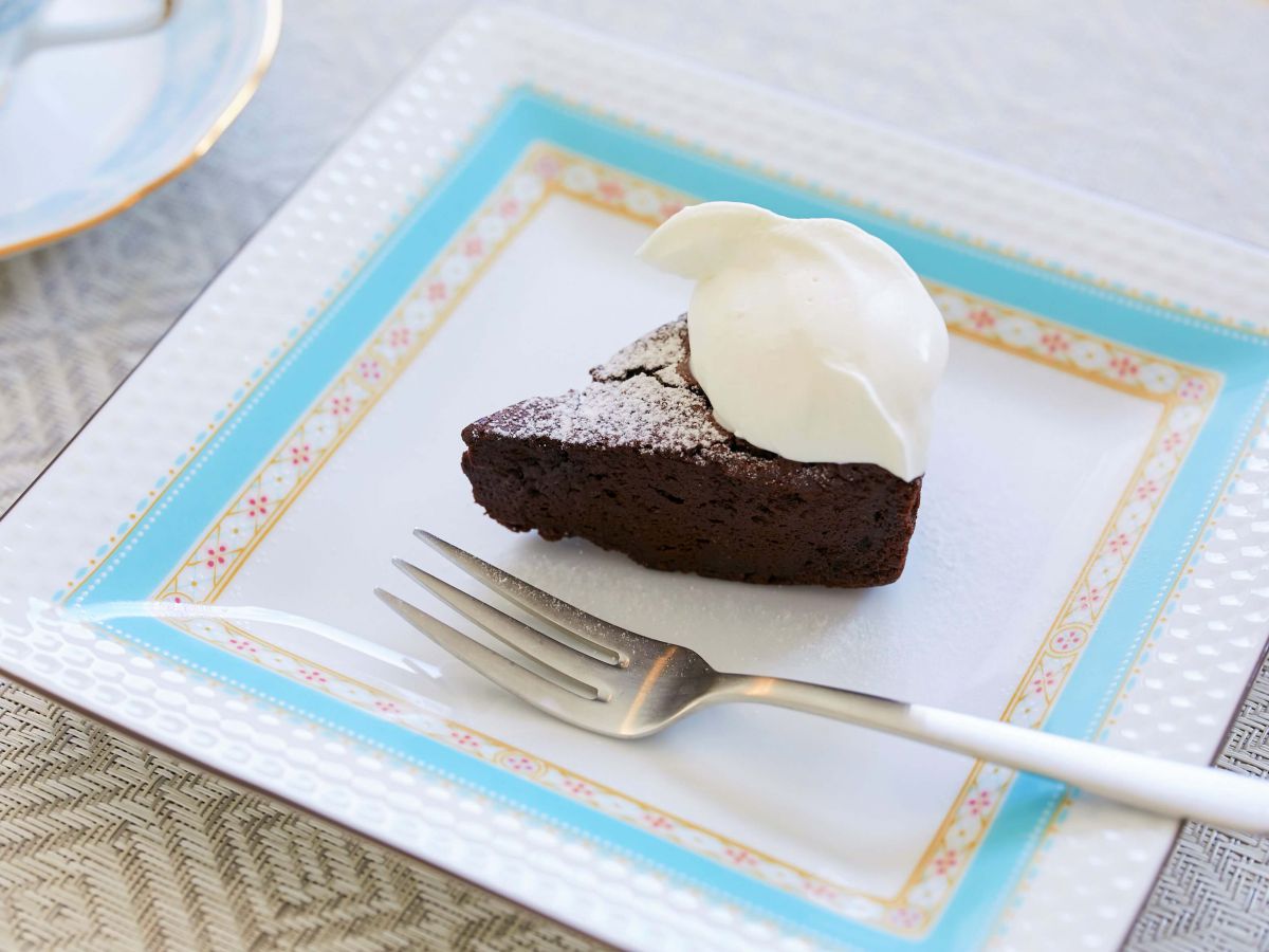 「ガトー・オ・ショコラ リッシュ（ドリンク付き）」（900円） ※単品は550円 