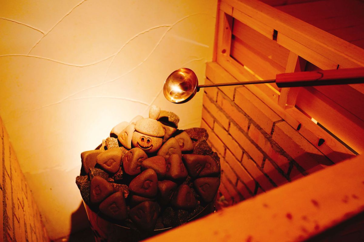 「OKEサウナ」と「フォレストサウナ」で発見した可愛らしい有田焼のサウナストーン