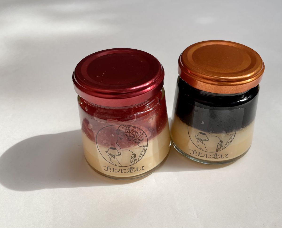 左から「いちごプリン（120g）」、「コーヒープリン（120g）」各500円（税込）※「いちごプリン」は一時休止中です。