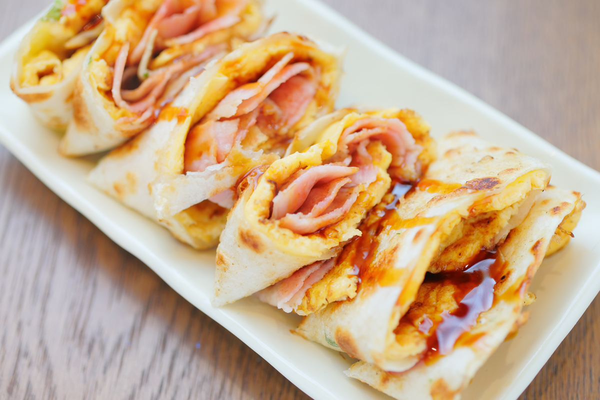 蛋餅（ベーコン・卵）480円