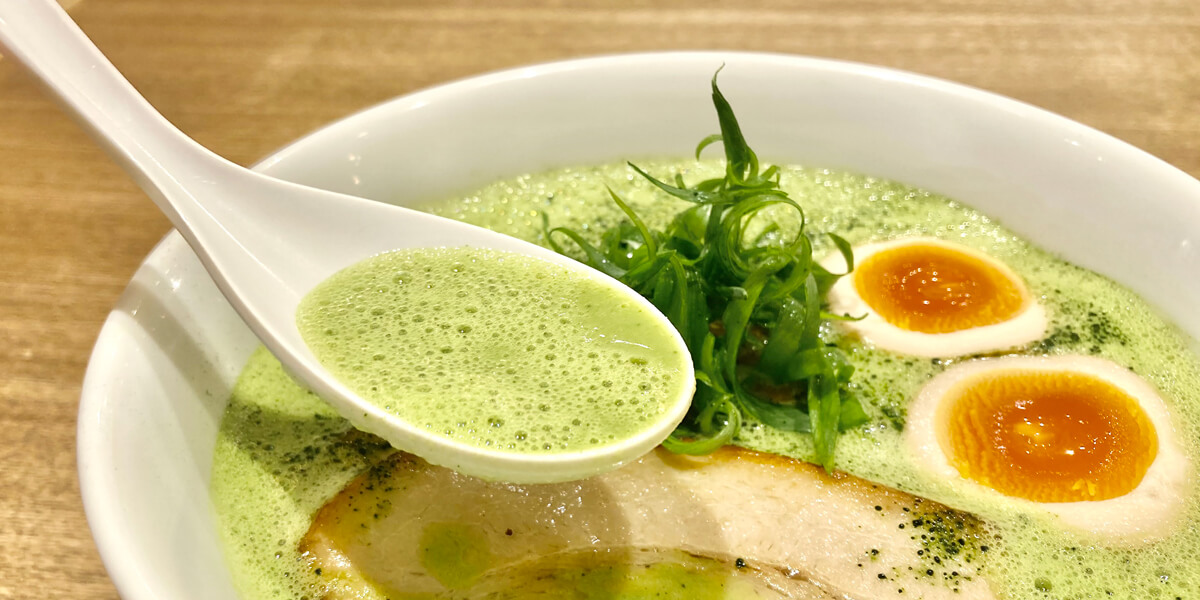 抹茶ラーメンに茶そばにカルボナーラ!? チェックしたい “抹茶のヌードル” 3選