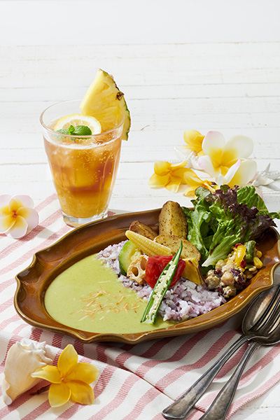  「グリル野菜のグリーンカレー」1573円