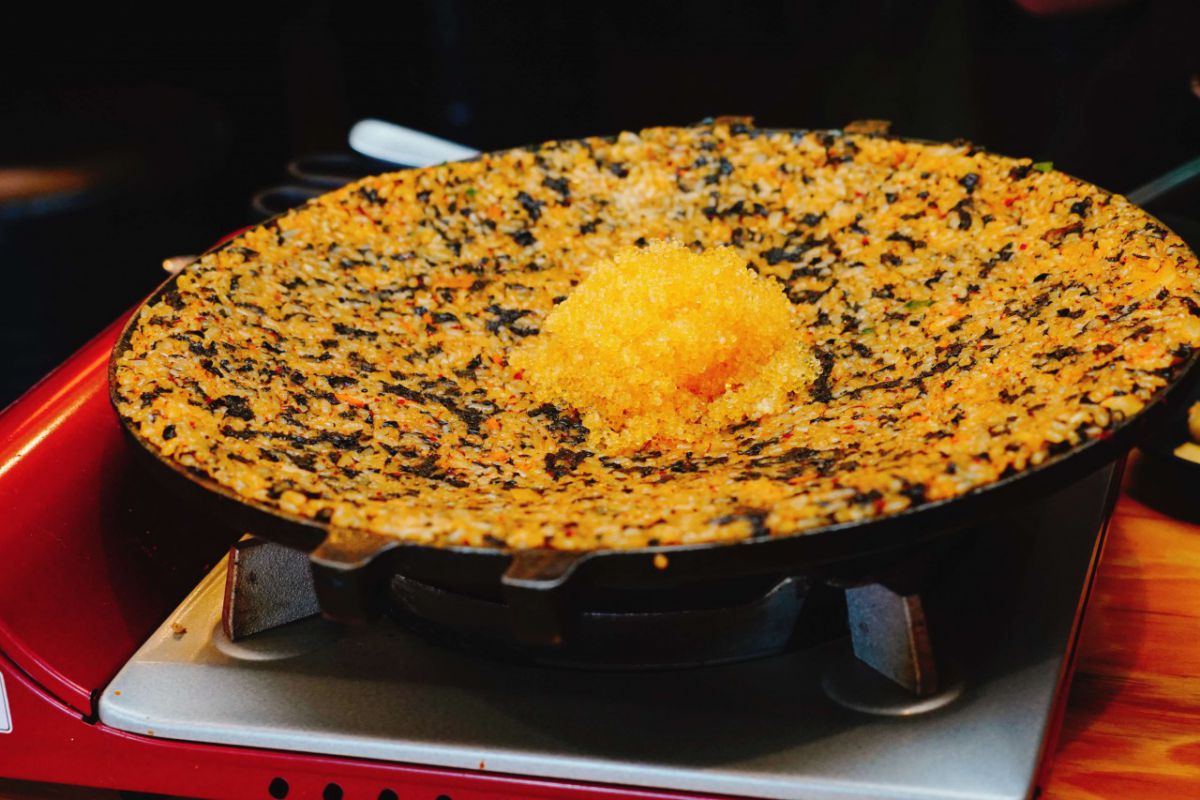 「アルマニチャーハン」大1100円（写真）、中880円