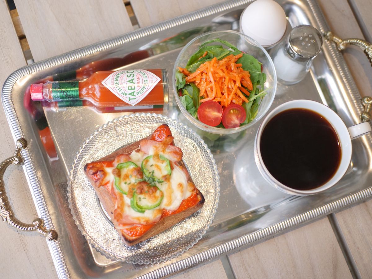 モーニングセット（ピザトースト）　850円