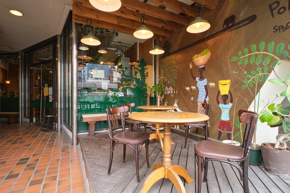 当日の映画チケット 提示で100円引きの サービスもあり