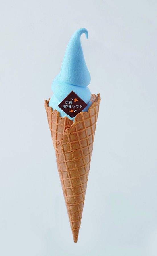 丸型がかわいい、ラムネ味の深海ソフト430円