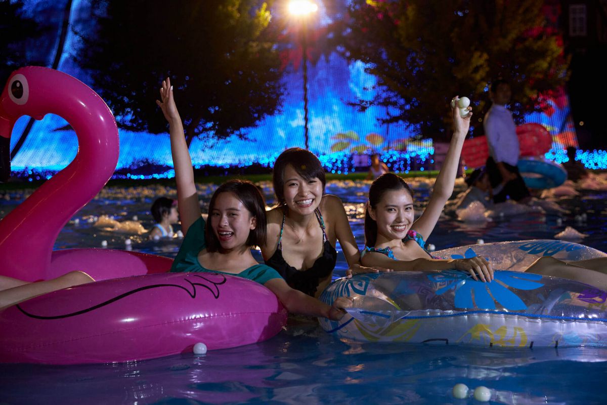 フォトジェニックスポットが登場するなど、日中とは違う楽しみ方も