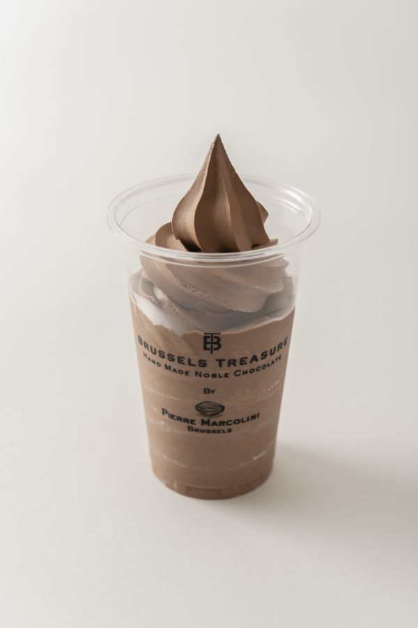 「フローズンショコランブル&ソフトショコラ」（864円・税込み）