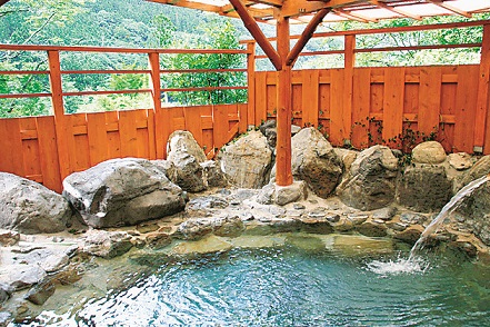 男女ともに露天風呂のみのシンプルな造り