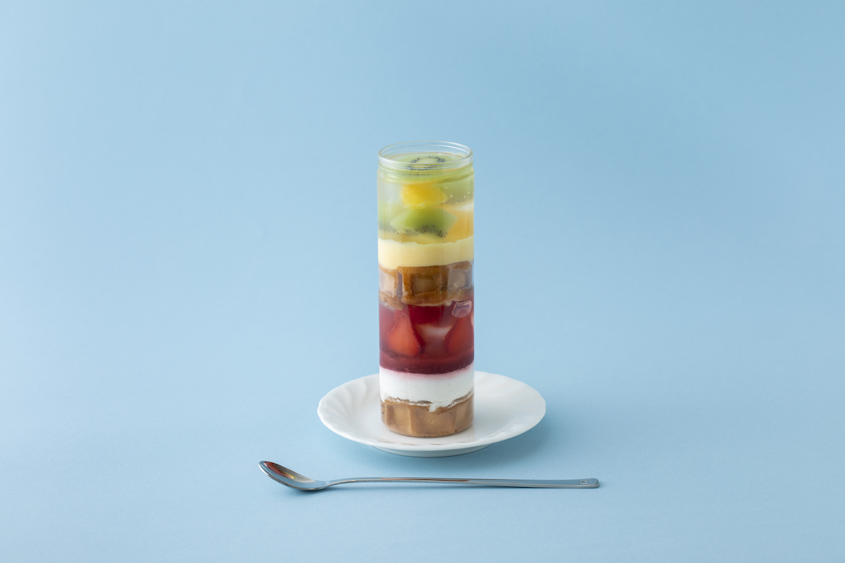 「ワッフルパフェ」(テイクアウト 1,080円)