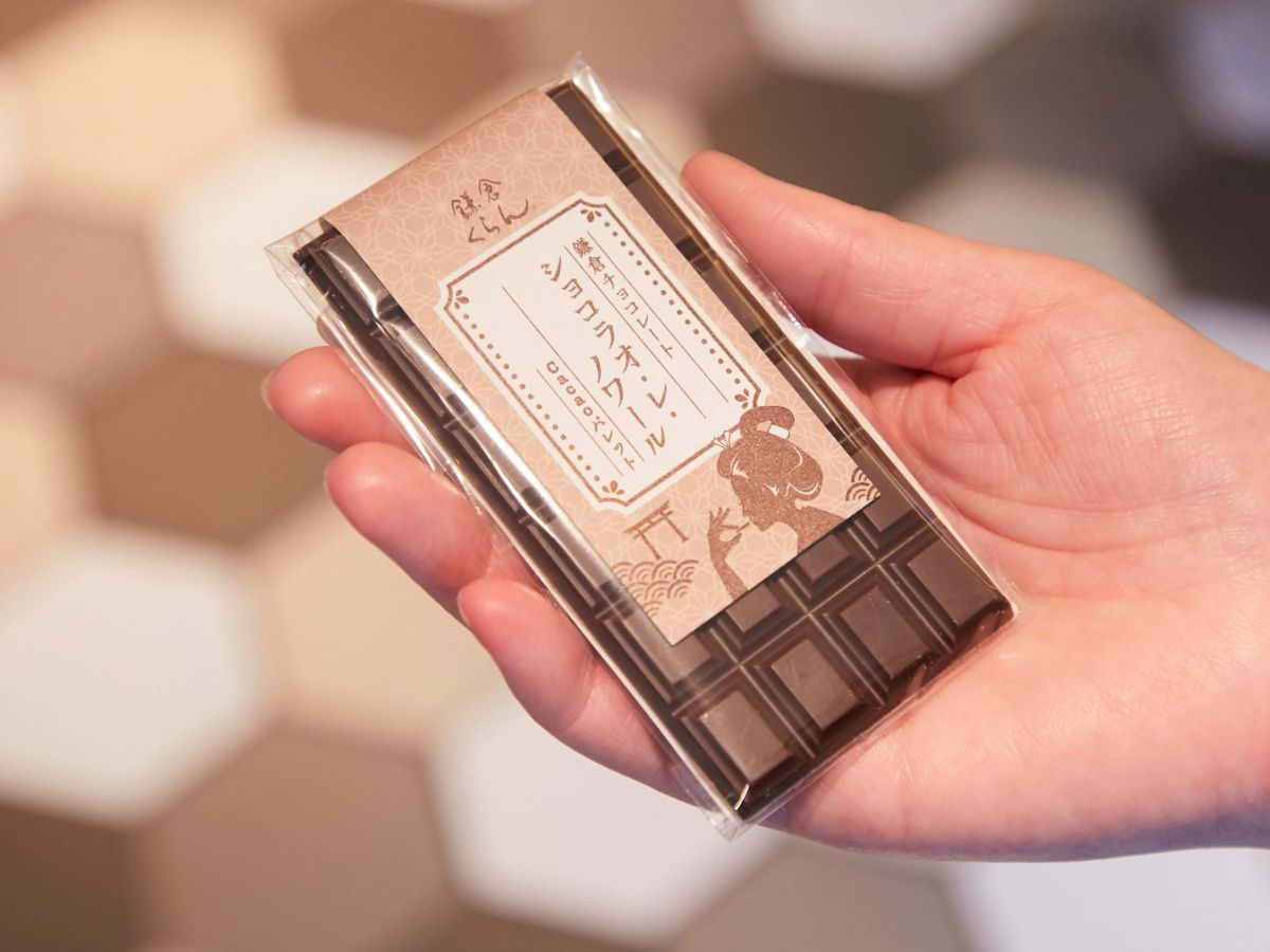 女性の手のひらにすっぽり収まる、かわいいサイズ感もポイントです