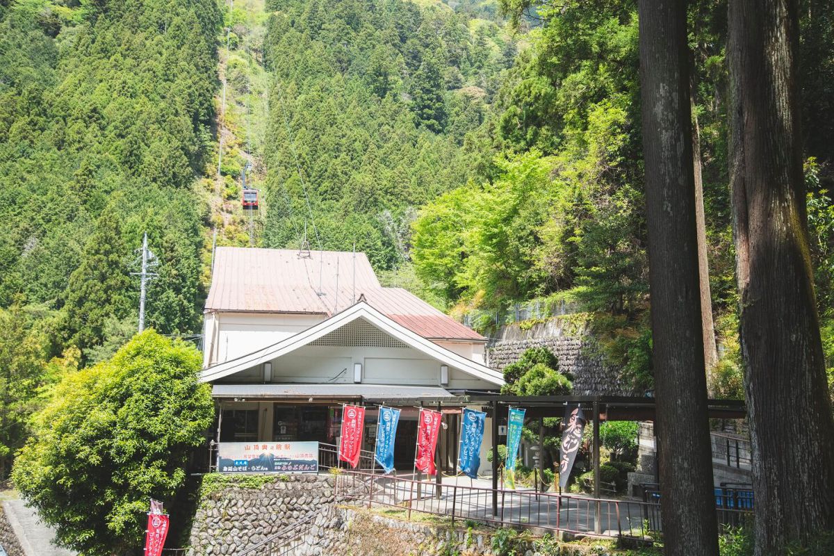 4人も乗車したロープウェイで身延山山頂へ