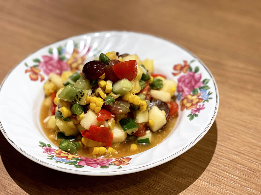 「タムポンラマイルアム（季節のフルーツのソムタム）」1408円