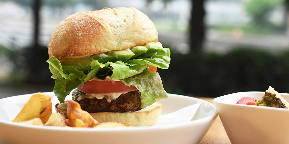 体も地球もHAPPYに！おいしく楽しみながら社会問題を学べる「haishop cafe」