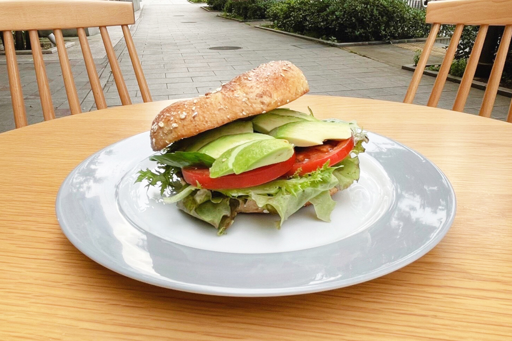 「ヴィーガンベーグルサンド」825円